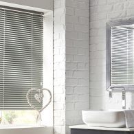 Venetian bathroom blinds