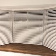 Venetian bay window blinds